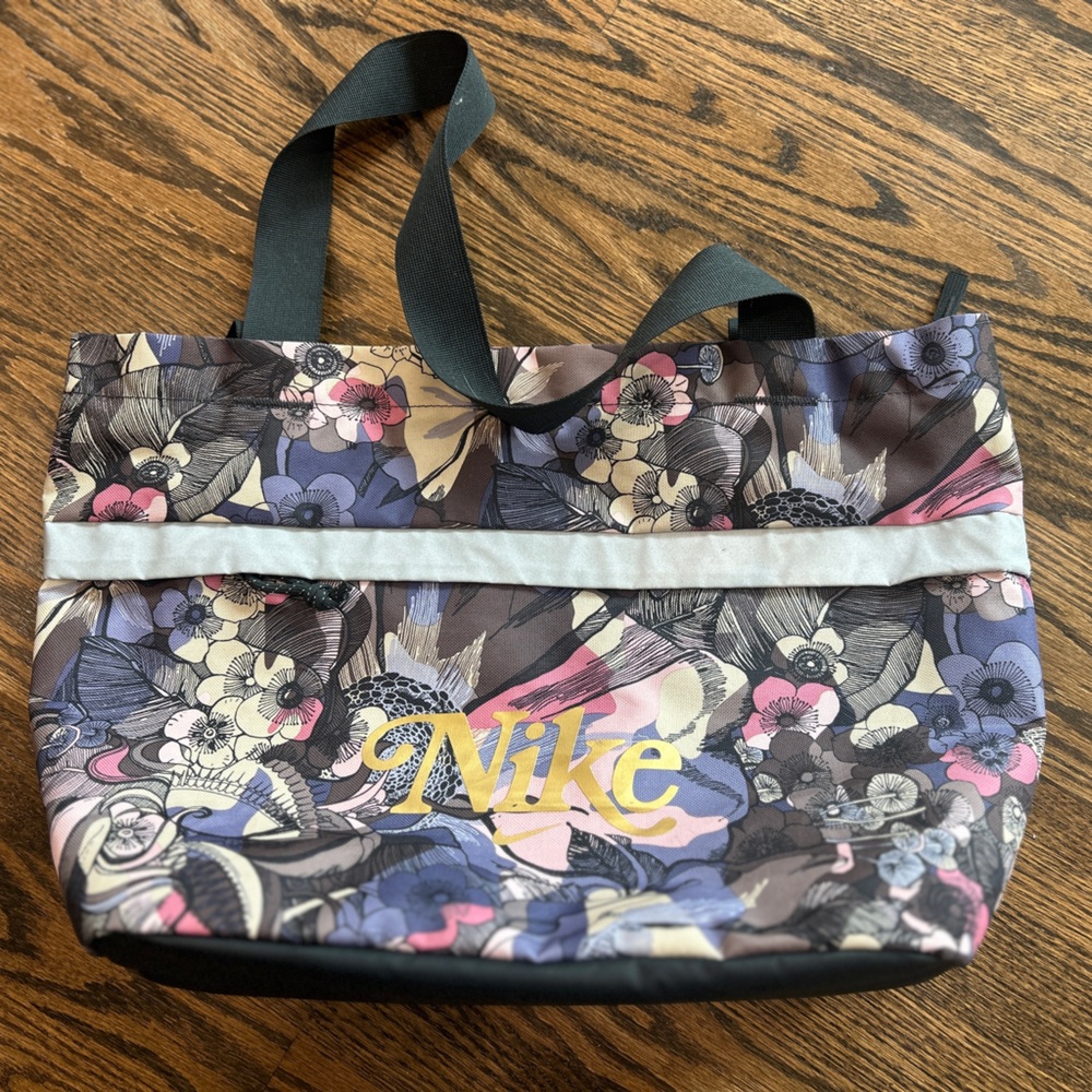 LIKE NEW* Nike Tanjun Multicolor Floral Tote/Gym/Carry On Bag